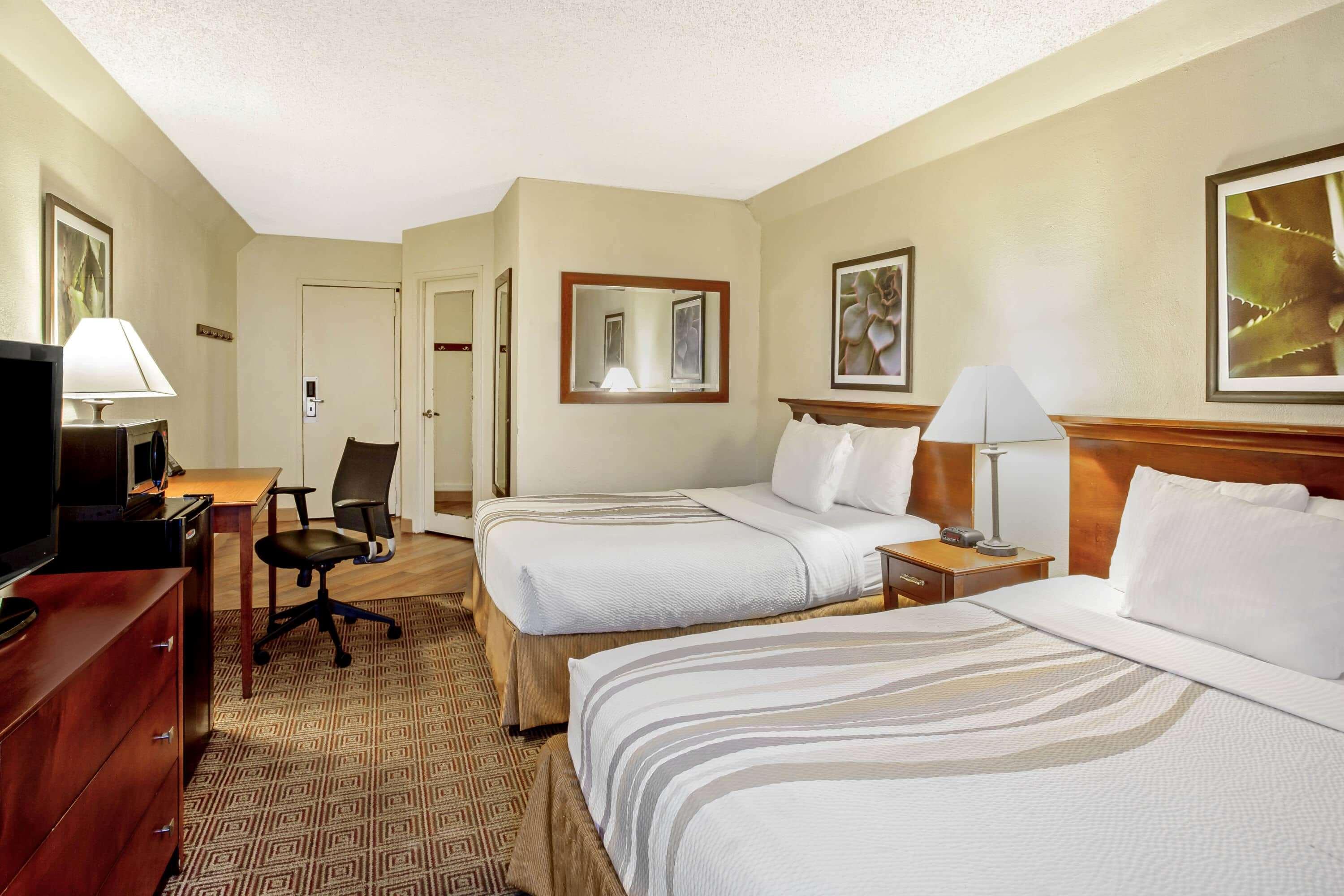 La Quinta By Wyndham Stamford / New York City Extérieur photo